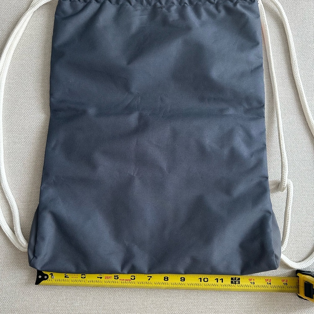 New Adidas Draw String Bag - Picture 3 of 5